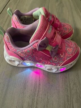 Girls Size 6 Light-Up Skechers Heart Lights – Boogie Land Sneakers